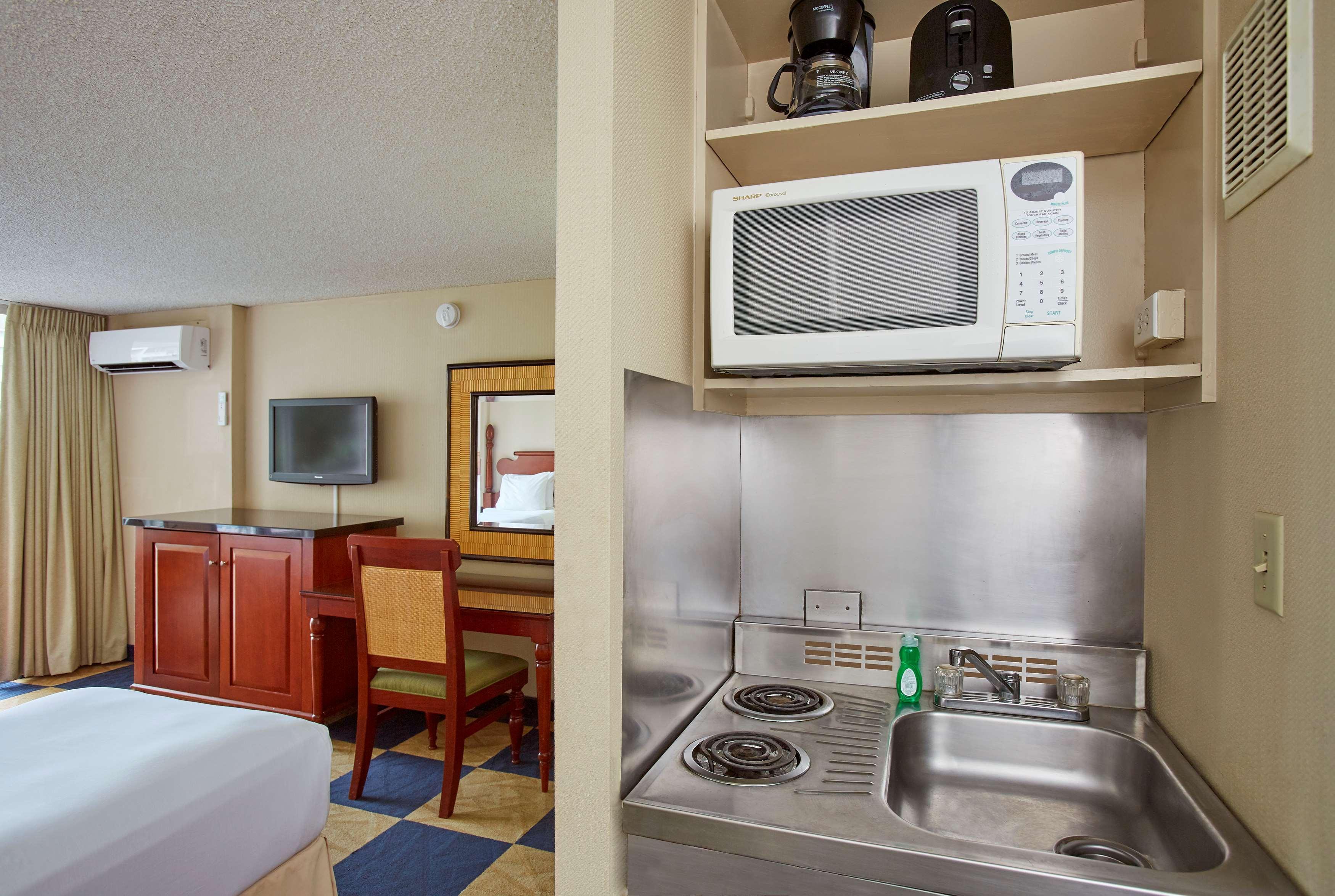 Ewa Hotel Waikiki Хонолулу Екстериор снимка
