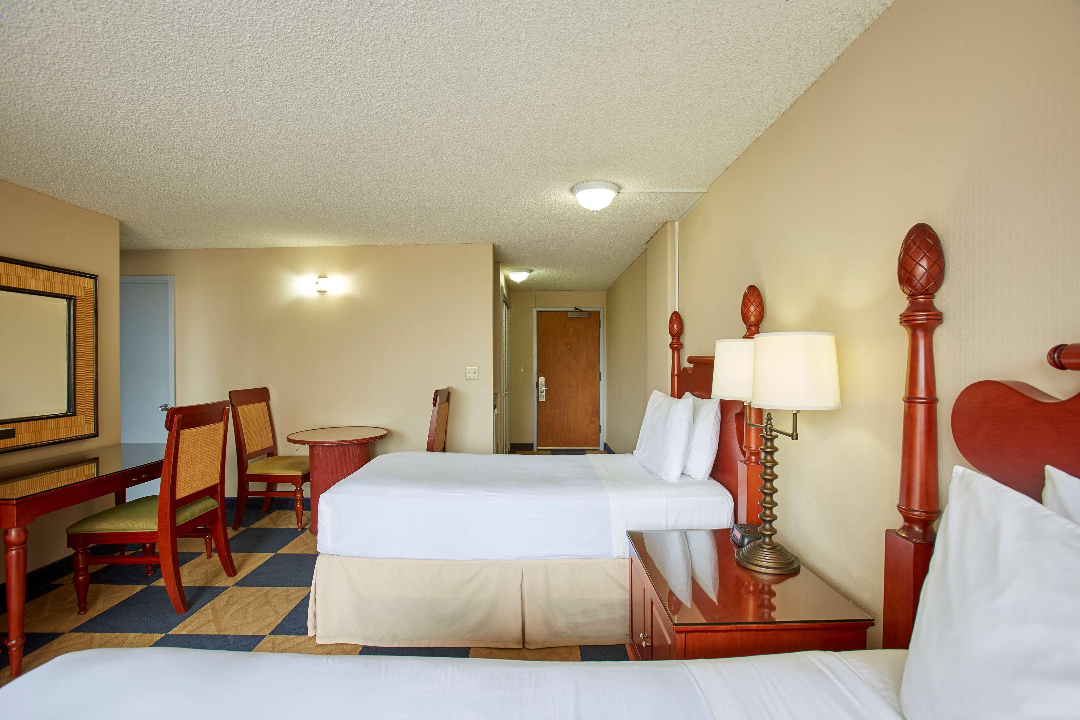Ewa Hotel Waikiki Хонолулу Екстериор снимка