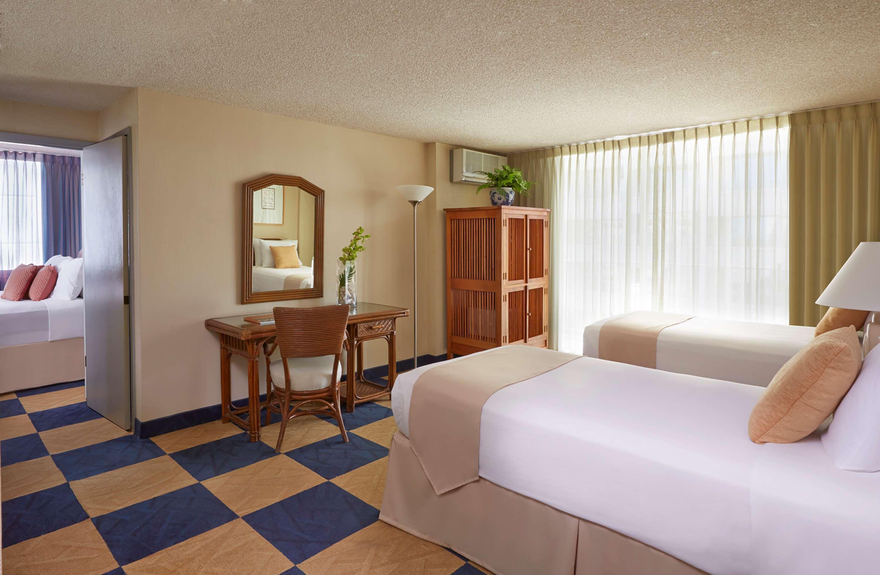 Ewa Hotel Waikiki Хонолулу Екстериор снимка