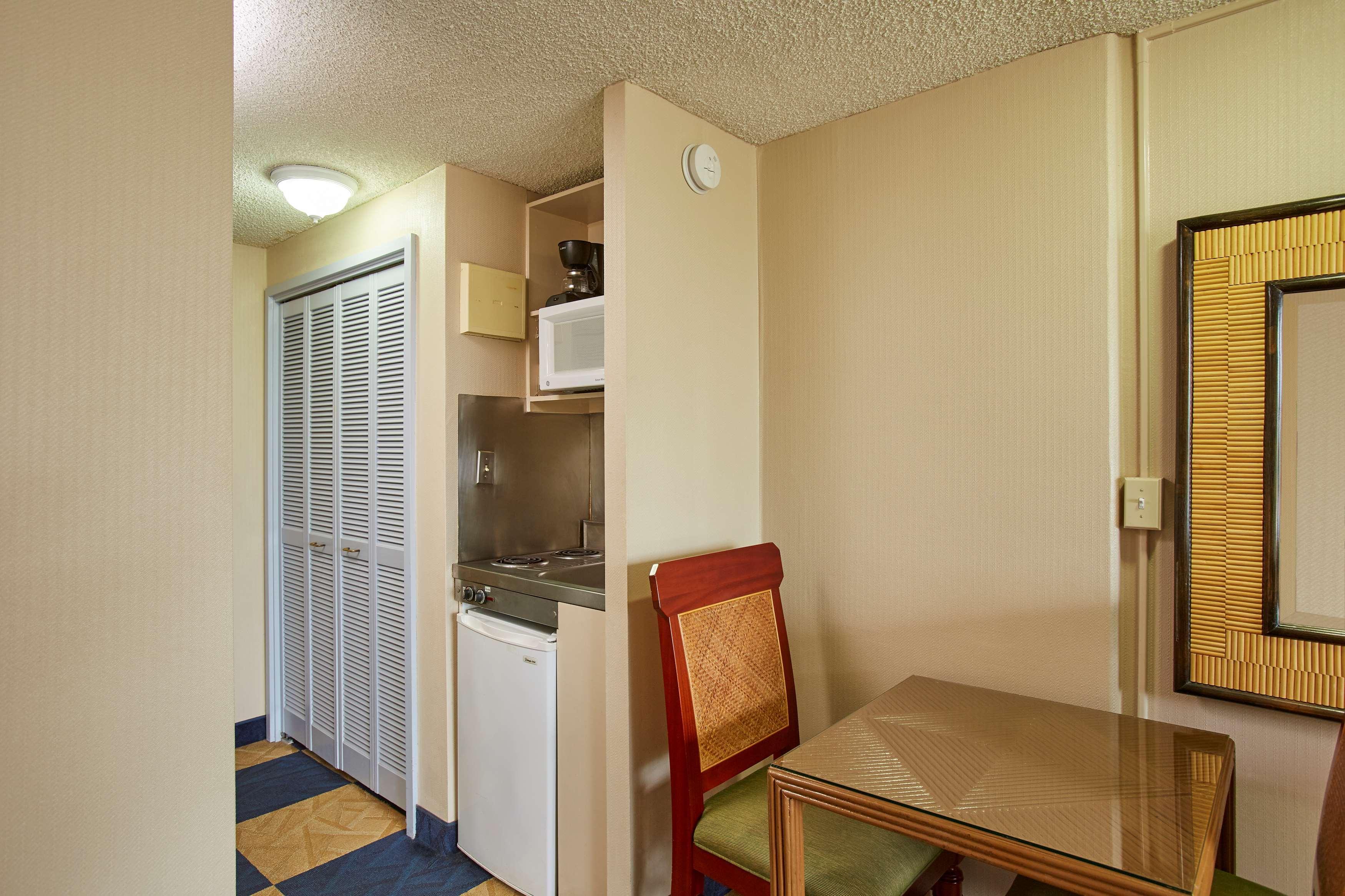 Ewa Hotel Waikiki Хонолулу Екстериор снимка