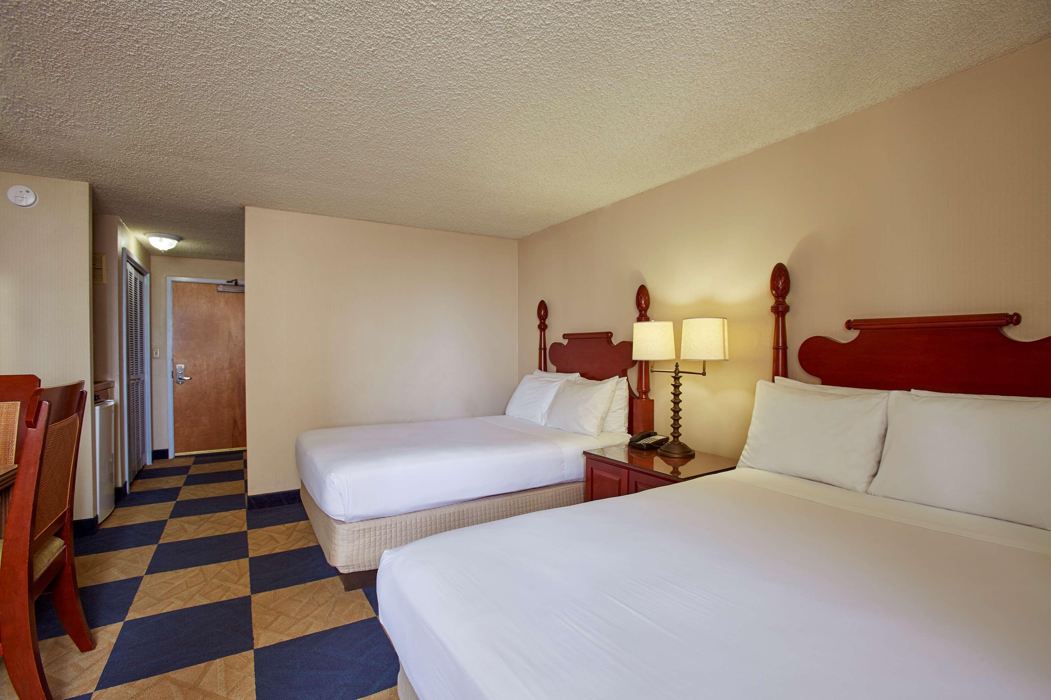 Ewa Hotel Waikiki Хонолулу Екстериор снимка