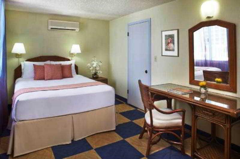 Ewa Hotel Waikiki Хонолулу Екстериор снимка