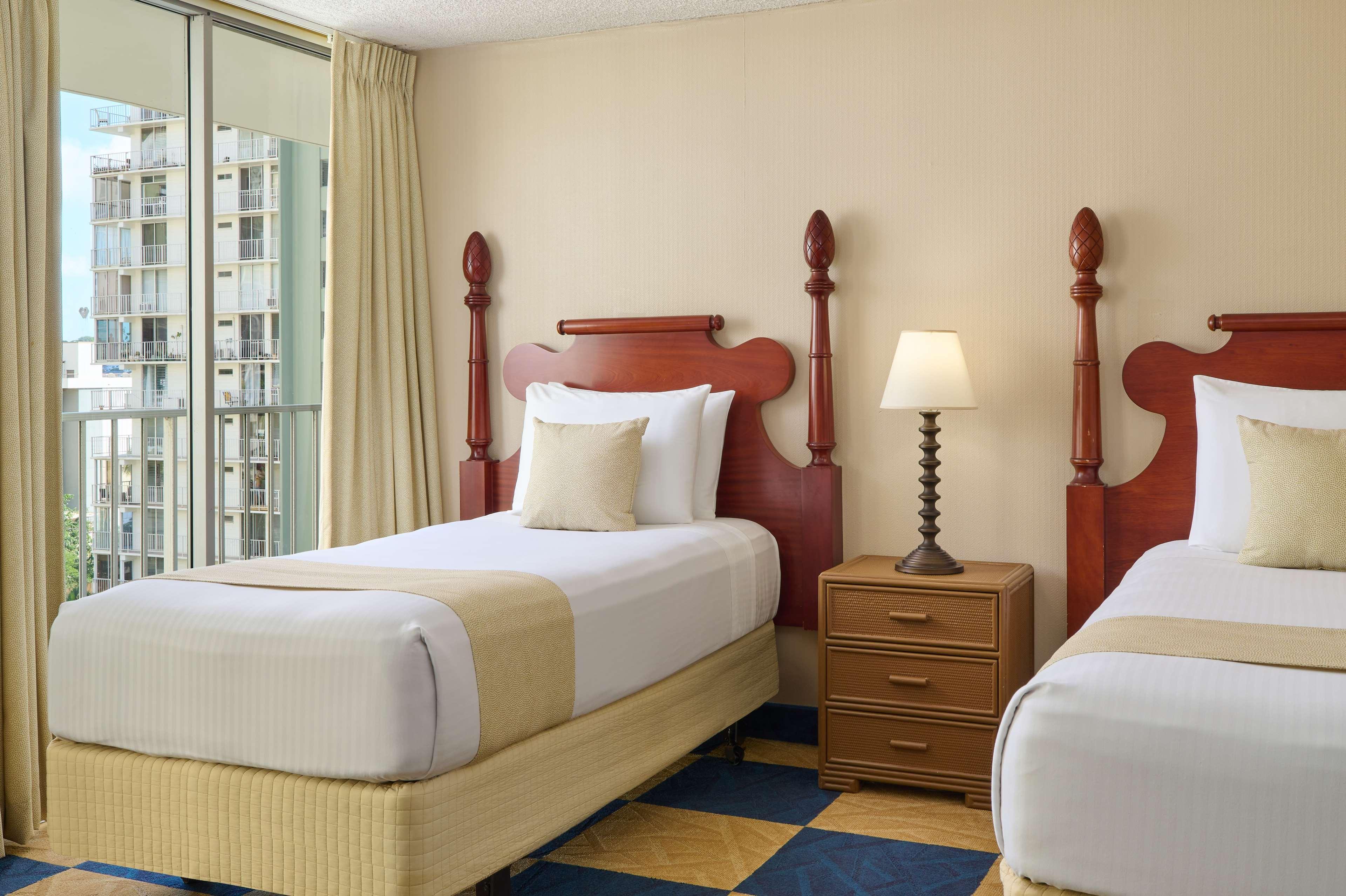 Ewa Hotel Waikiki Хонолулу Екстериор снимка