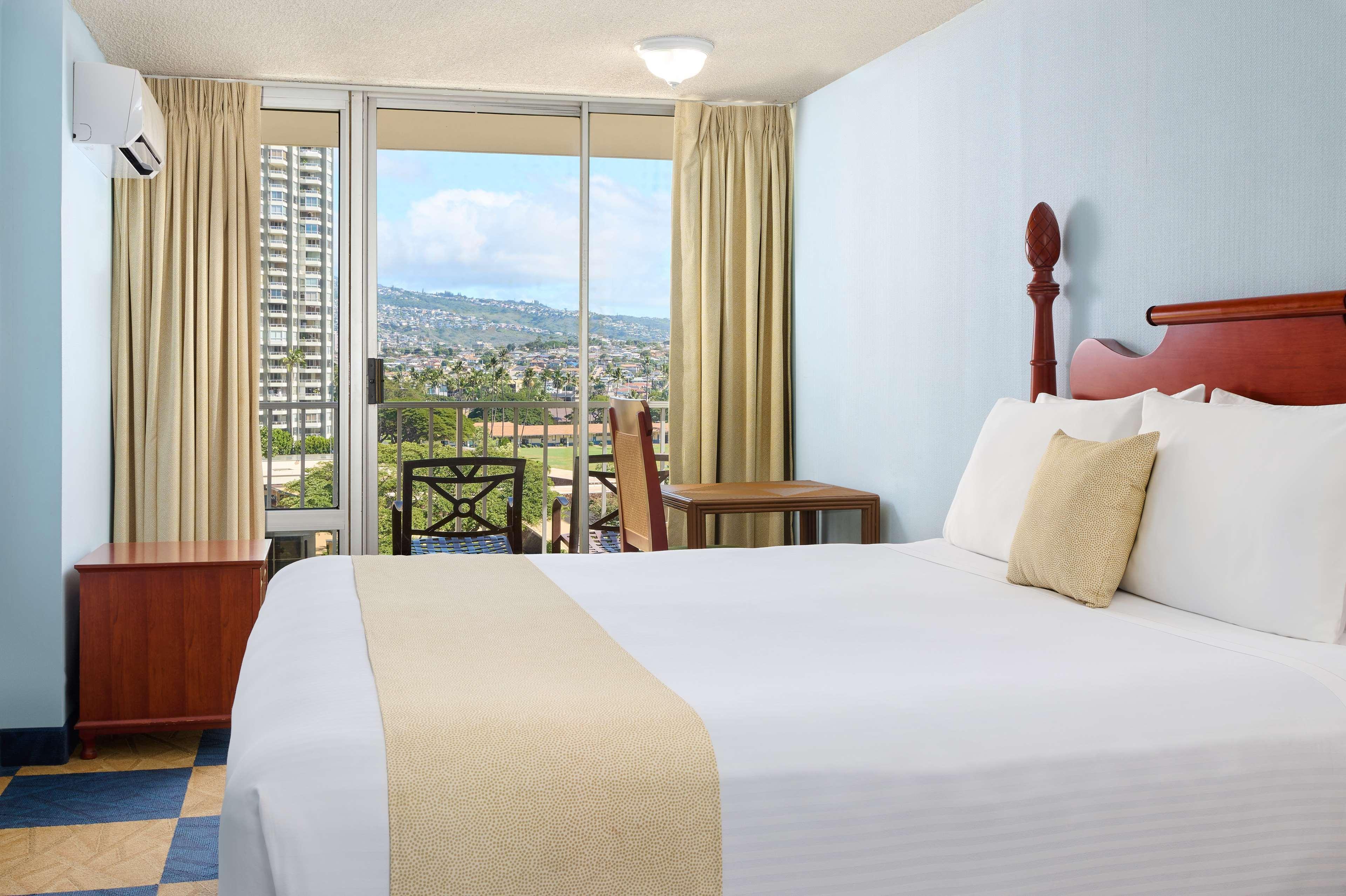 Ewa Hotel Waikiki Хонолулу Екстериор снимка