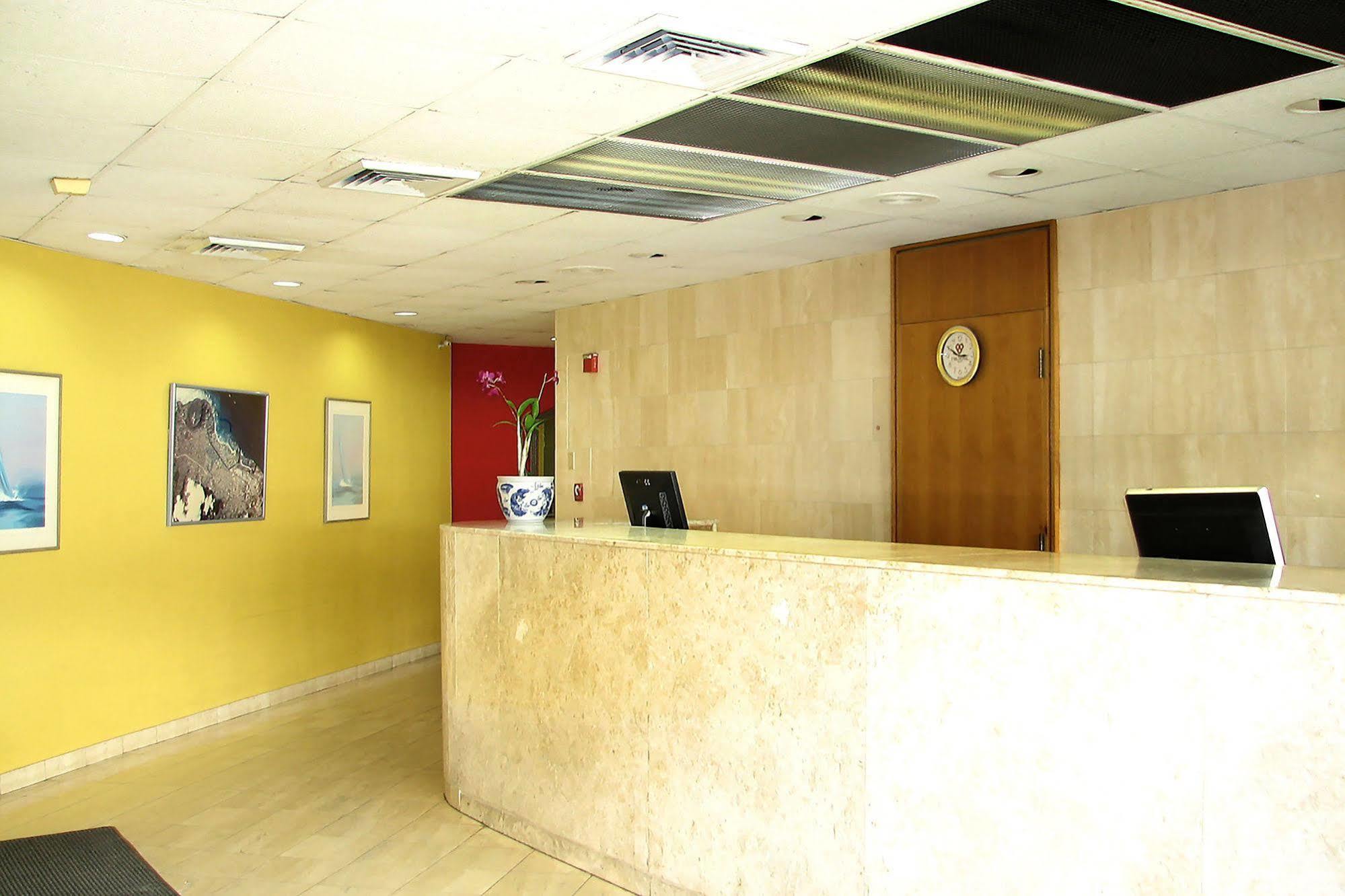 Ewa Hotel Waikiki Хонолулу Екстериор снимка