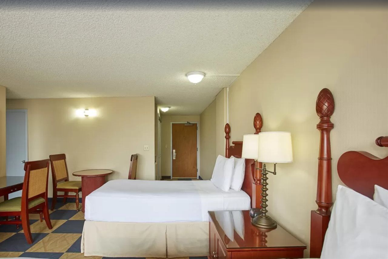 Ewa Hotel Waikiki Хонолулу Екстериор снимка