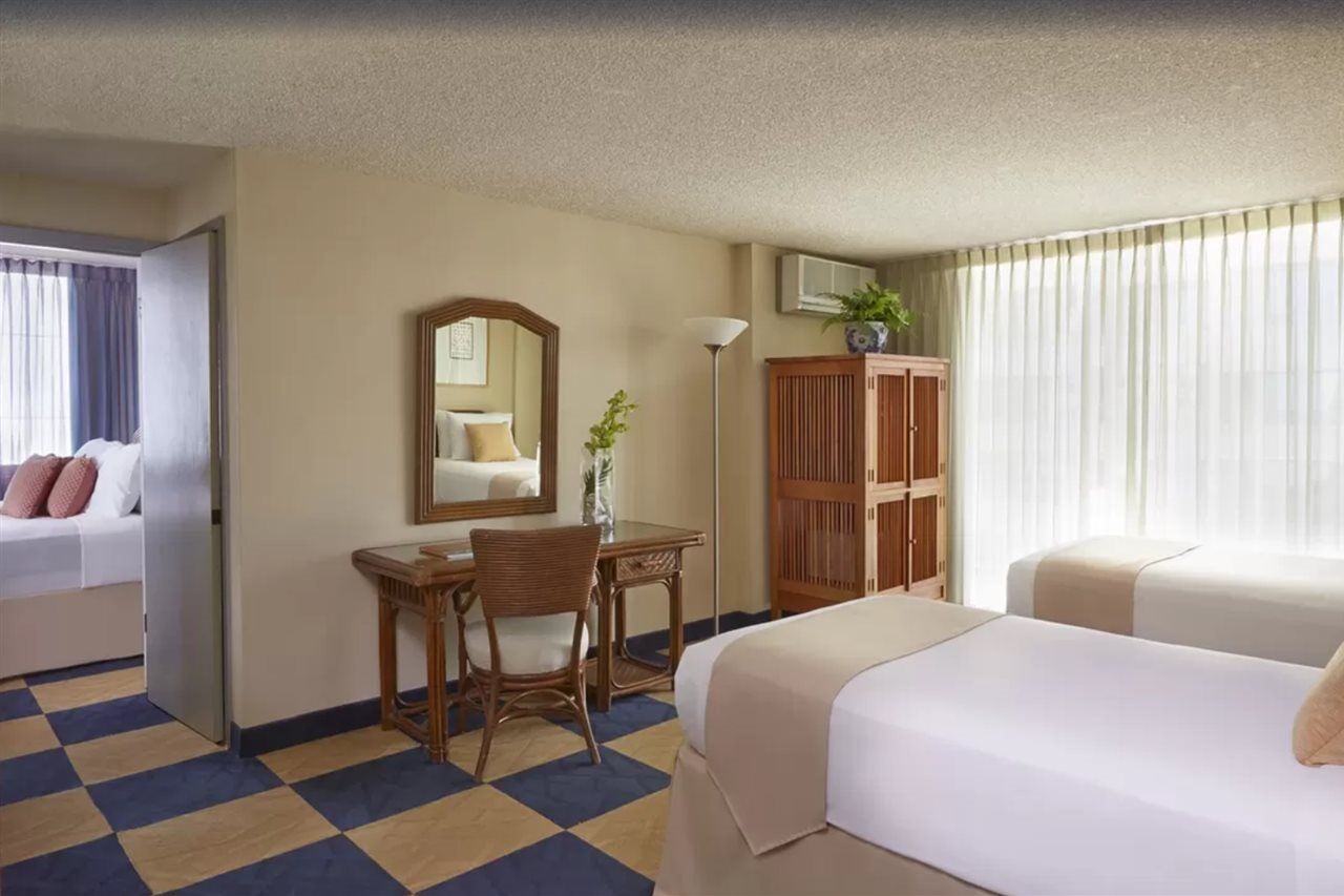 Ewa Hotel Waikiki Хонолулу Екстериор снимка